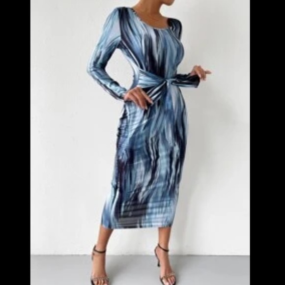 SHEIN Dresses & Skirts - 💚SHEIN illusion maxi dress